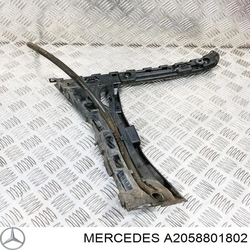 Guia direita do pára-choque traseiro Mercedes A2058801802 preço, a partir de 25,66 USD