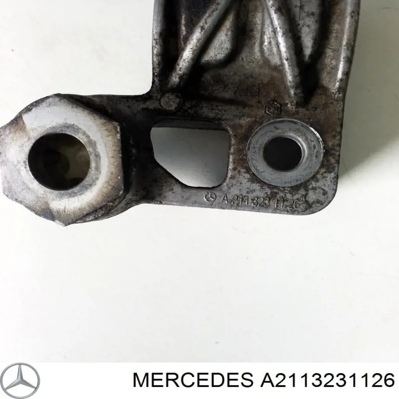 Compre A2113231126 Mercedes Braçadeira de fixação da bucha de estabilizador dianteiro