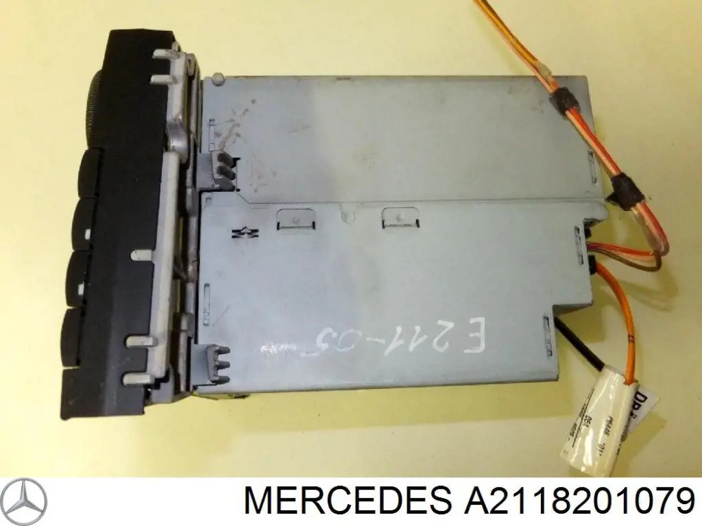 A211827384280 Mercedes Aparelhagem de som (rádio AM/FM)