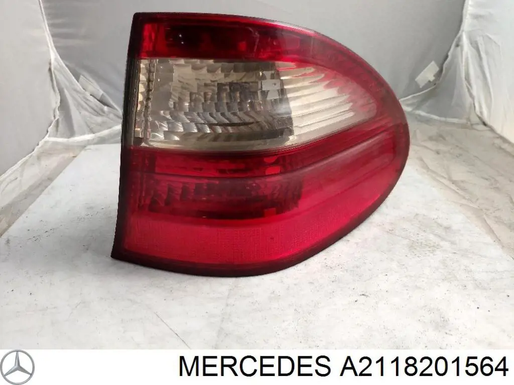 Lanterna traseira esquerda externa Mercedes A2118201564 preço, a partir de 190,65 USD