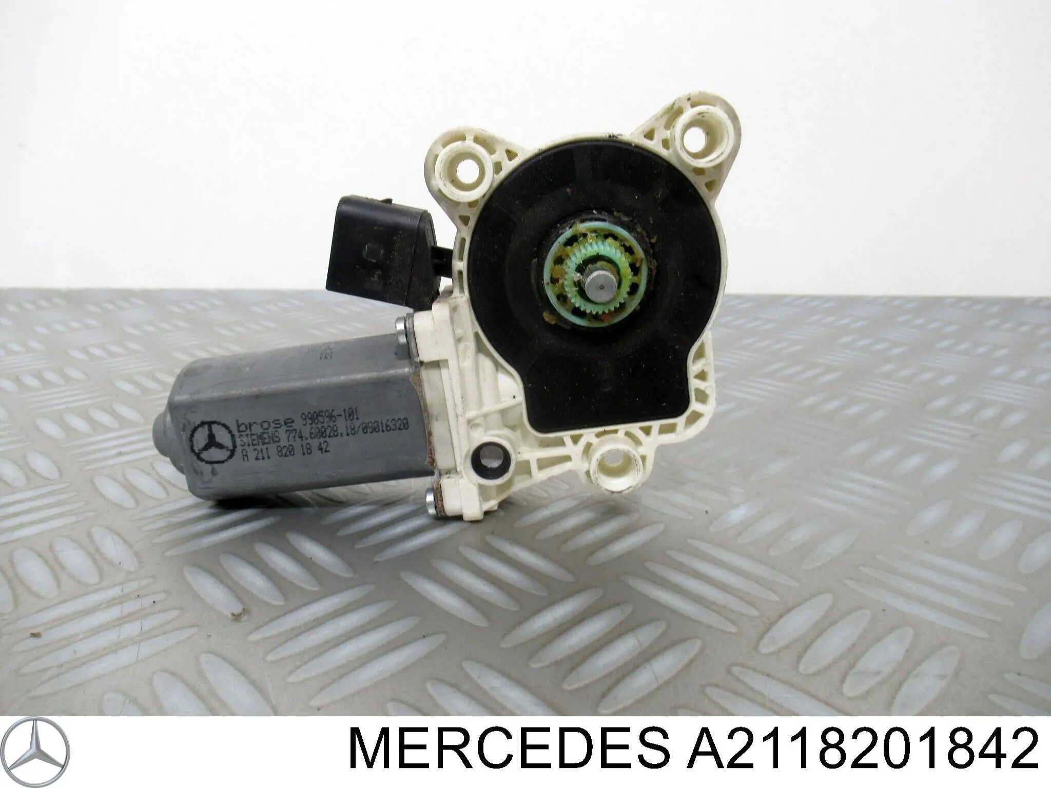 A2118201842 Mercedes Motor de acionamento de vidro da porta dianteira direita