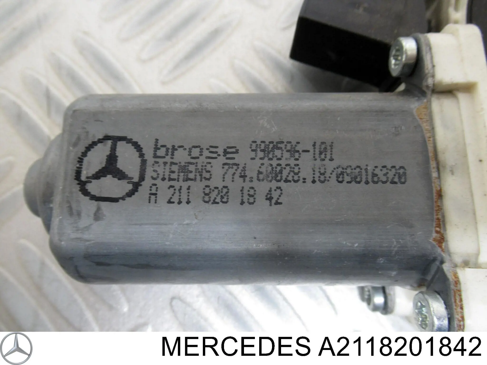 Motor de acionamento de vidro da porta dianteira direita Mercedes A2118201842 preço, a partir de 44,34 USD