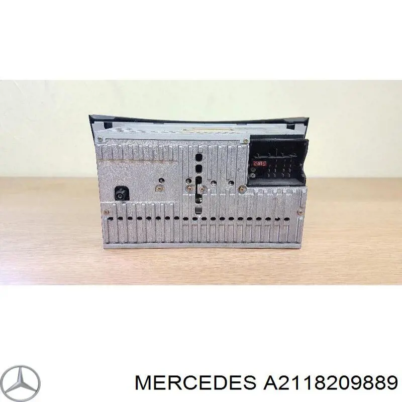 Compre 2118209889 Mercedes Aparelhagem de som (rádio AM/FM)