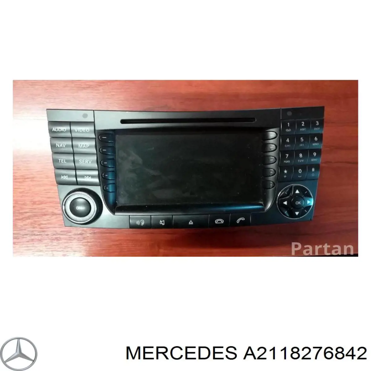 A2118276242 Mercedes Aparelhagem de som (rádio AM/FM)