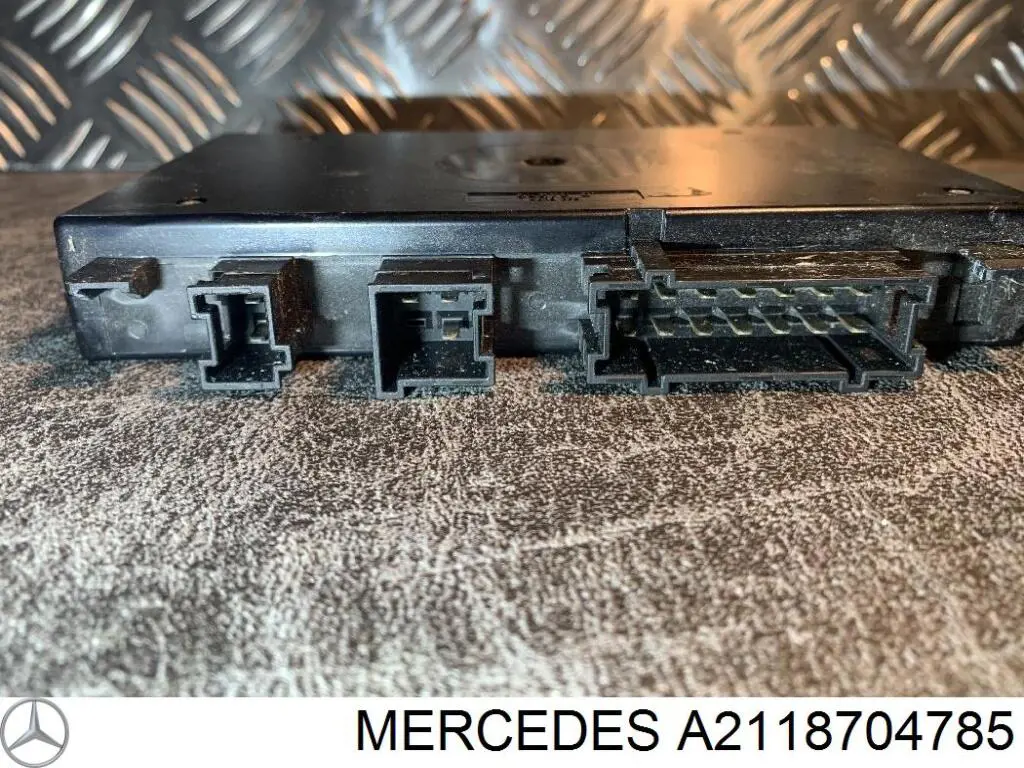 Assento dianteiro esquerdo Mercedes A2118704085 preço, a partir de 107,45 USD