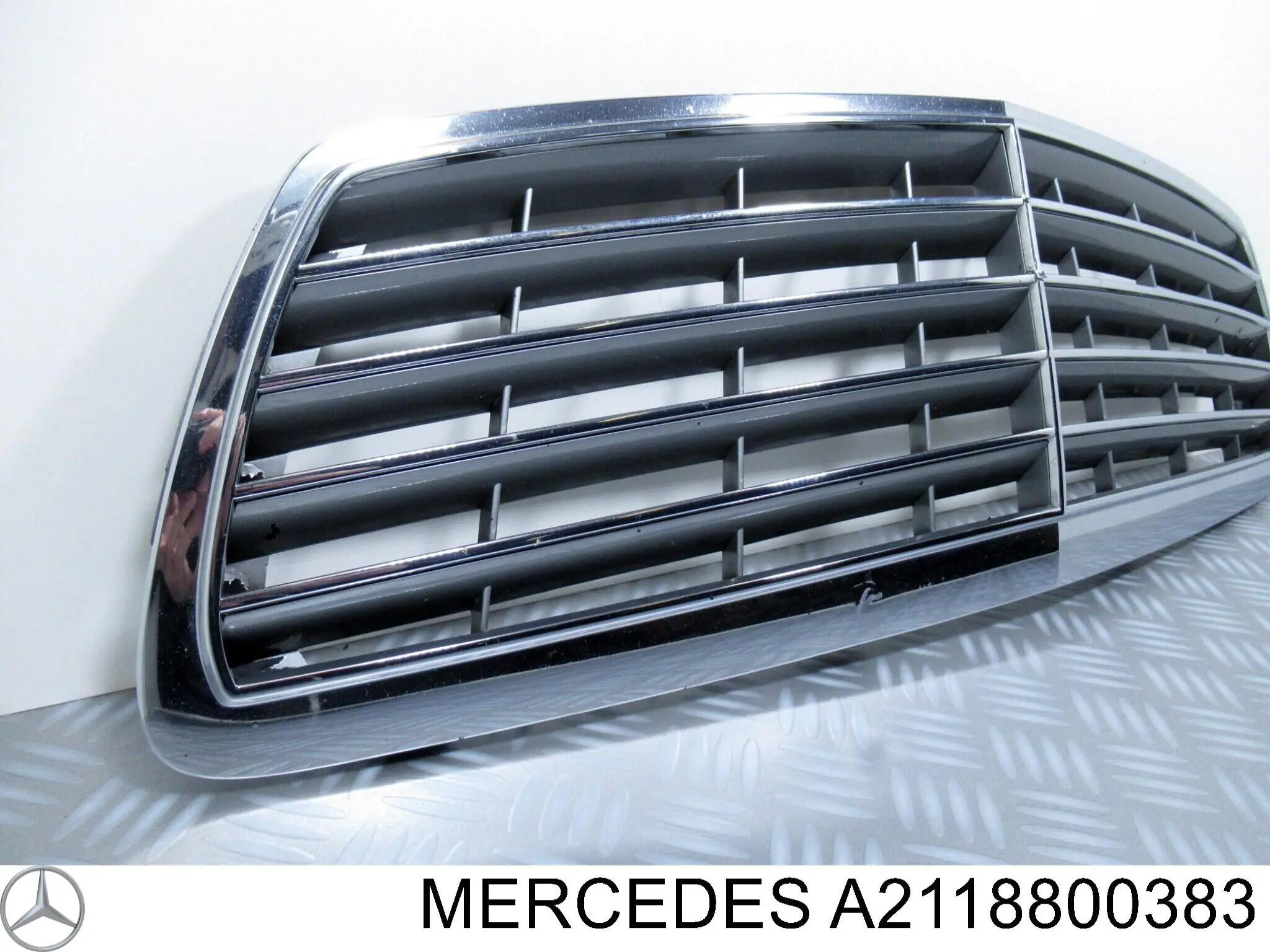 Compre A2118800383 Mercedes Grelha do radiador