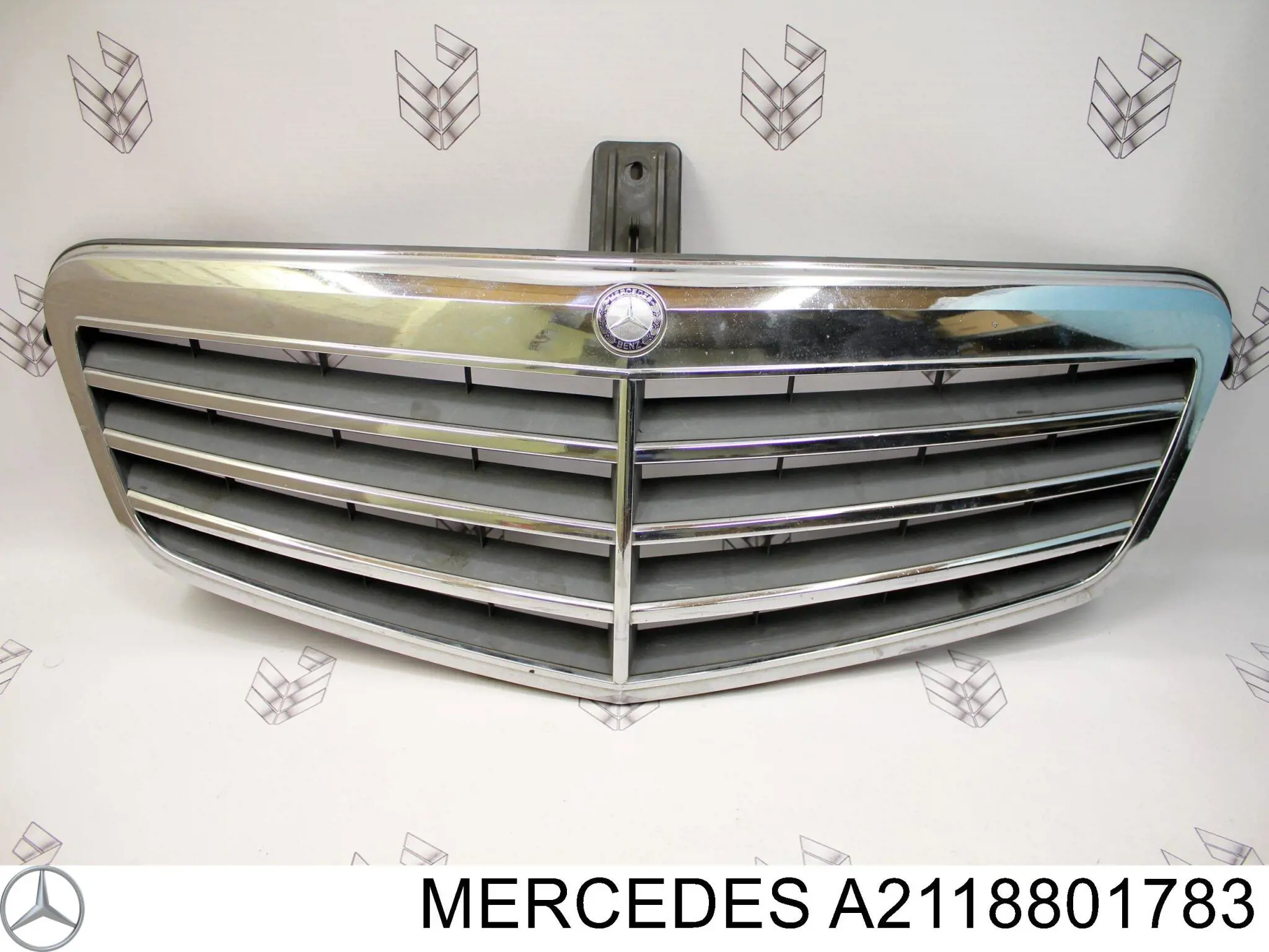 Grelha do radiador Mercedes A2118801783 preço, a partir de 143,45 USD