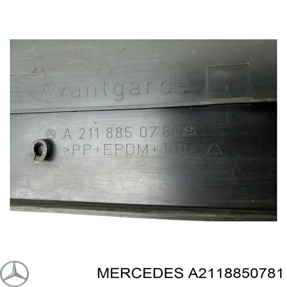 A2118850781 Mercedes Painel de fixação de matrícula dianteira