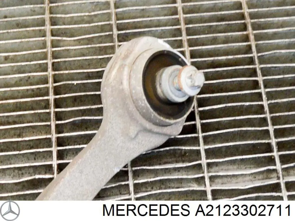 Braço oscilante superior esquerdo de suspensão dianteira Mercedes A2123302711 preço, a partir de 96,90 USD