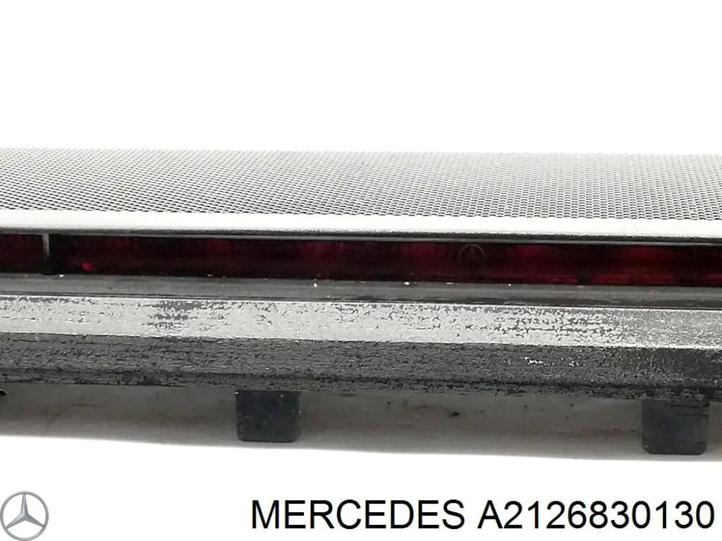 Sinal de parada traseiro adicional Mercedes A2126830130