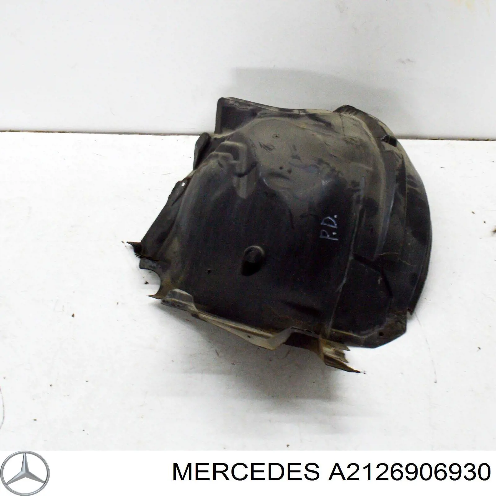 Guarda-barras direito traseiro do pára-lama dianteiro Mercedes A2126906930 preço, a partir de 42,09 USD