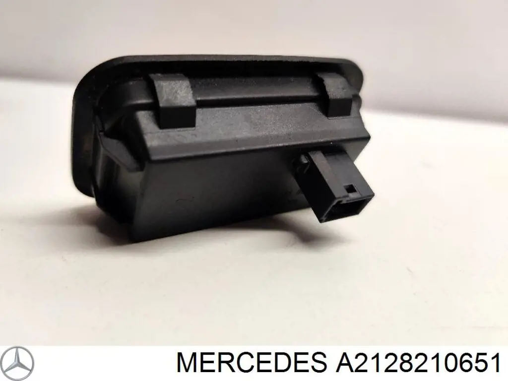 Botão de acionamento do fecho de tampa de porta-malas (de 3ª/5ª porta (de tampa de alcapão) Mercedes A2128210651 preço, a partir de 46,05 USD