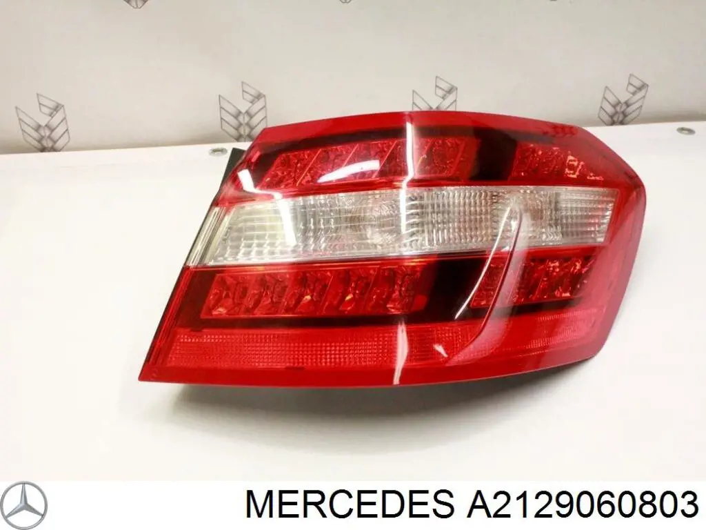 Lanterna traseira direita externa 4401995R3AE Depo/Loro/Abakus