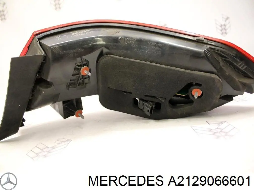 Lanterna traseira esquerda externa Mercedes A2129066601 preço, a partir de 375,08 USD