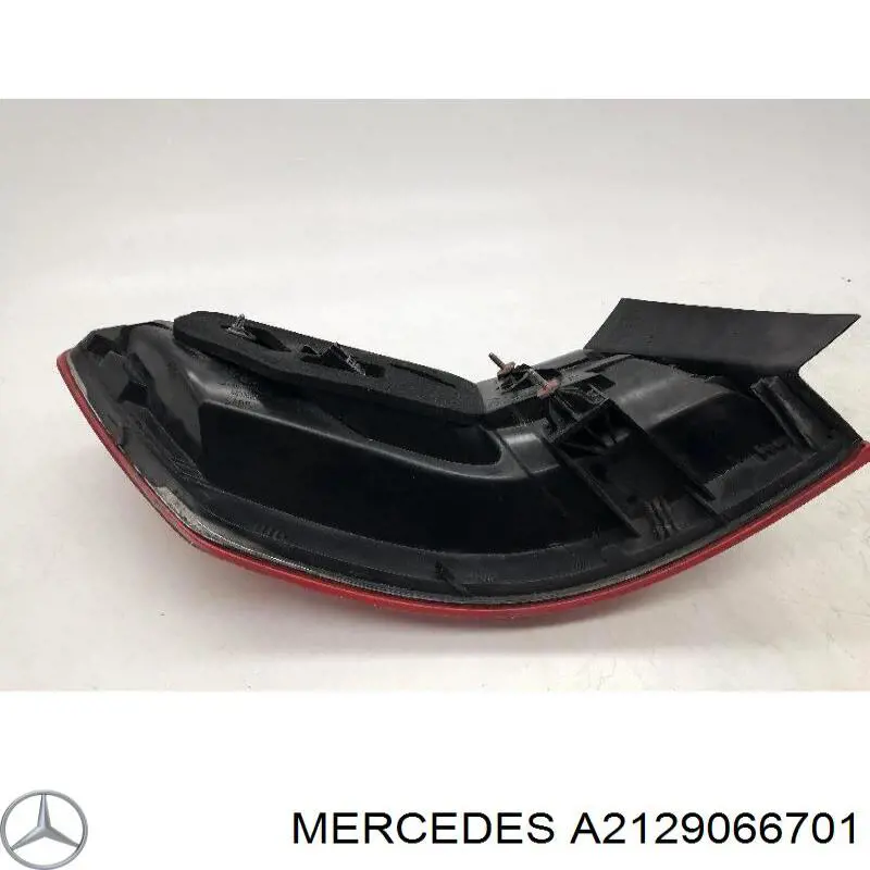 A2129066701 Mercedes Lanterna traseira direita externa