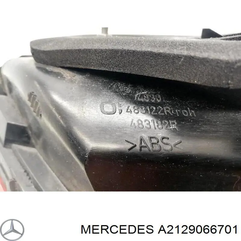 Lanterna traseira direita externa Mercedes A2129066701 preço, a partir de 340,79 USD