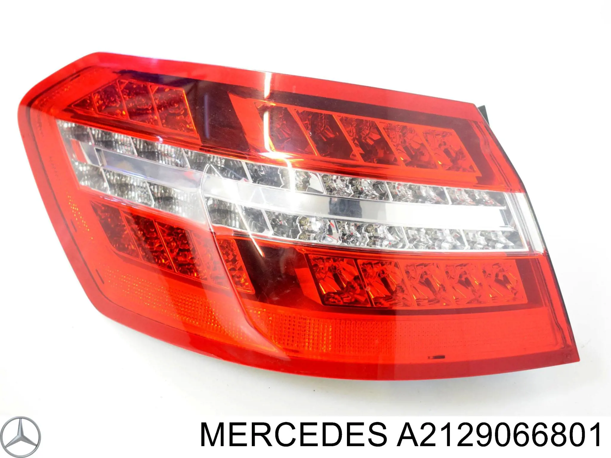 Lanterna traseira esquerda externa Mercedes A2129066801 preço, a partir de 337,69 USD