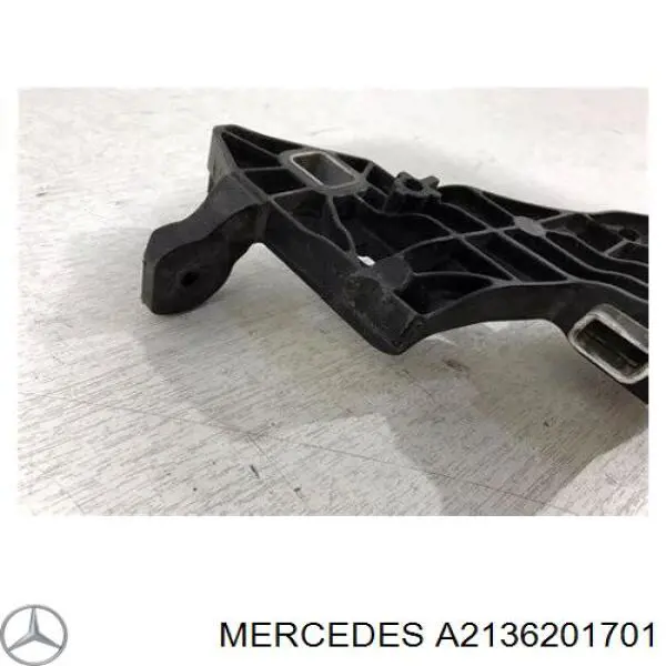 A2136201701 Mercedes Suporte superior do radiador (painel de montagem de fixação das luzes)