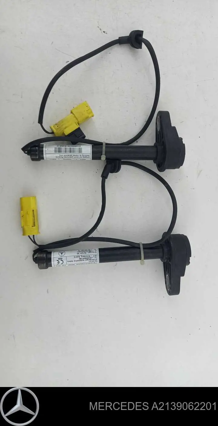 Pirotecnia do capô Mercedes A2139062201 preço, a partir de 63,09 USD