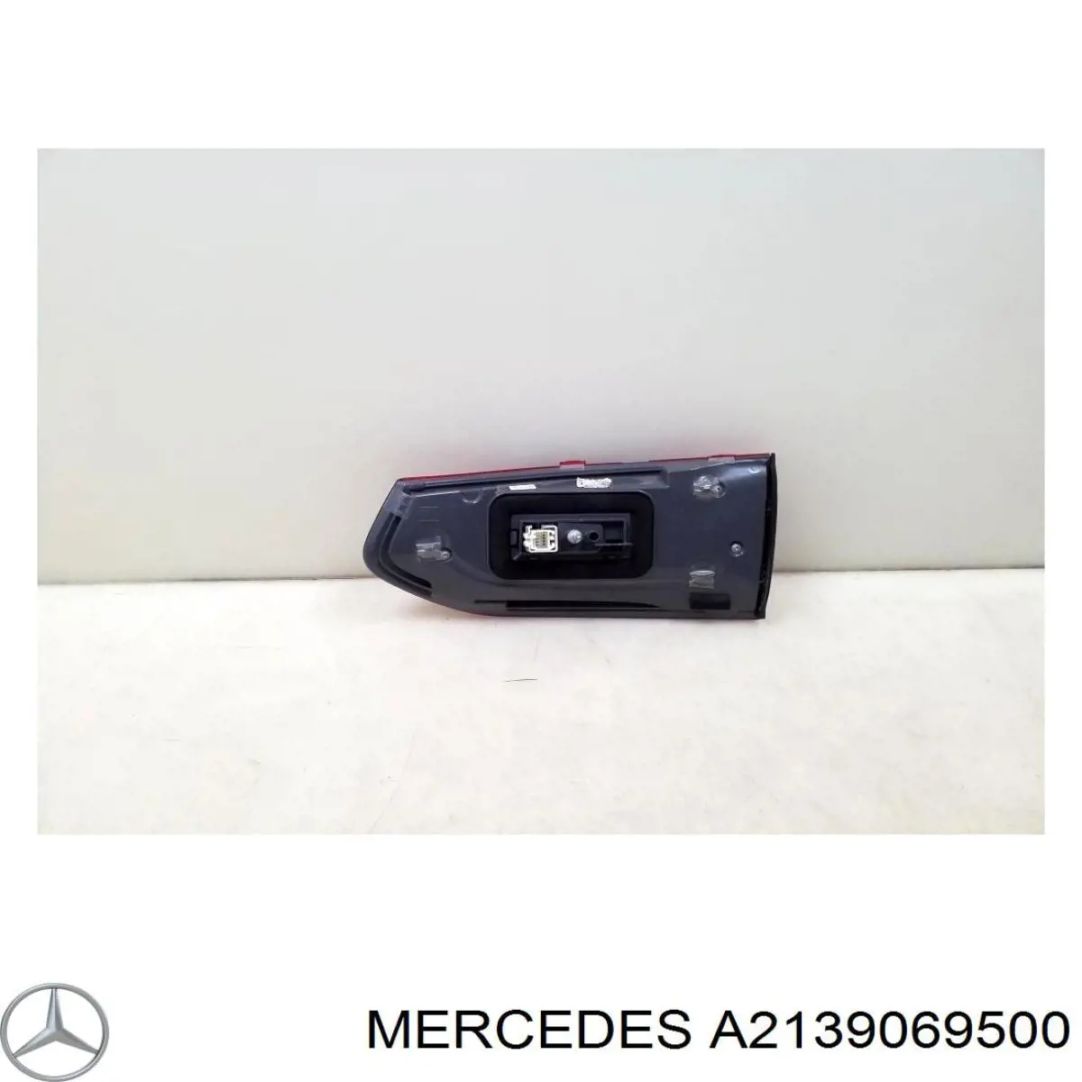 Lanterna traseira esquerda interna Mercedes A2139069500 preço, a partir de 193,22 USD