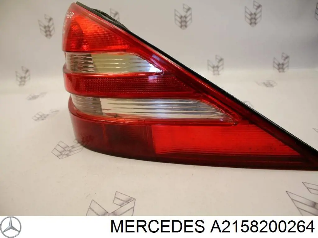 A2158200264 Mercedes Lanterna traseira direita