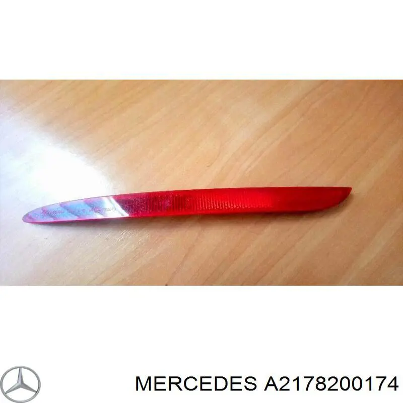 A2178200174 Mercedes Retrorrefletor (refletor) do pára-choque traseiro esquerdo