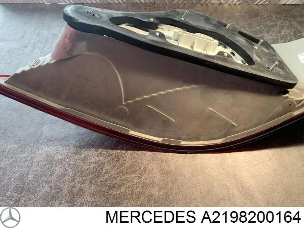Lanterna traseira esquerda Mercedes A2198200164 preço, a partir de 347,93 USD