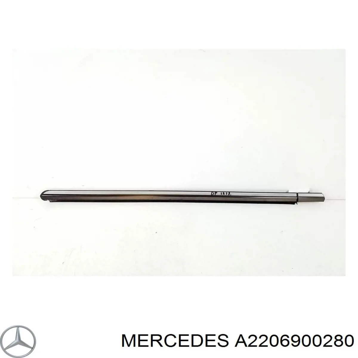 A2206900280 Mercedes Compactador externo de vidro da porta dianteira direita (chapa)