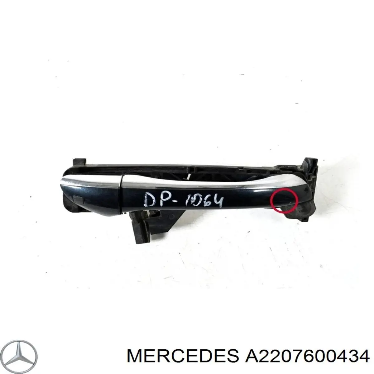 A2207600434 Mercedes Suporte de maçaneta externa da porta dianteira direita