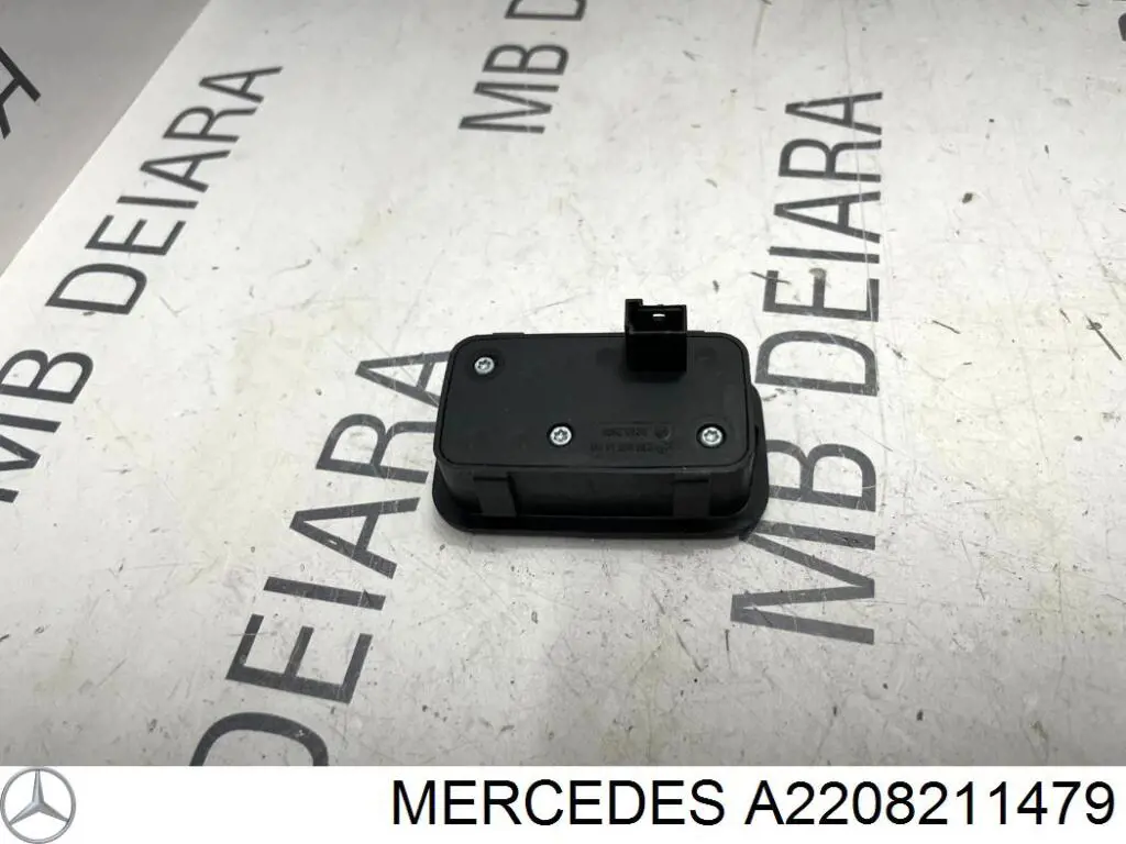 A2208211479 Mercedes Botão de salão de acionamento de tampa de porta-malas (de 3ª/5ª porta (de tampa de alcapão)