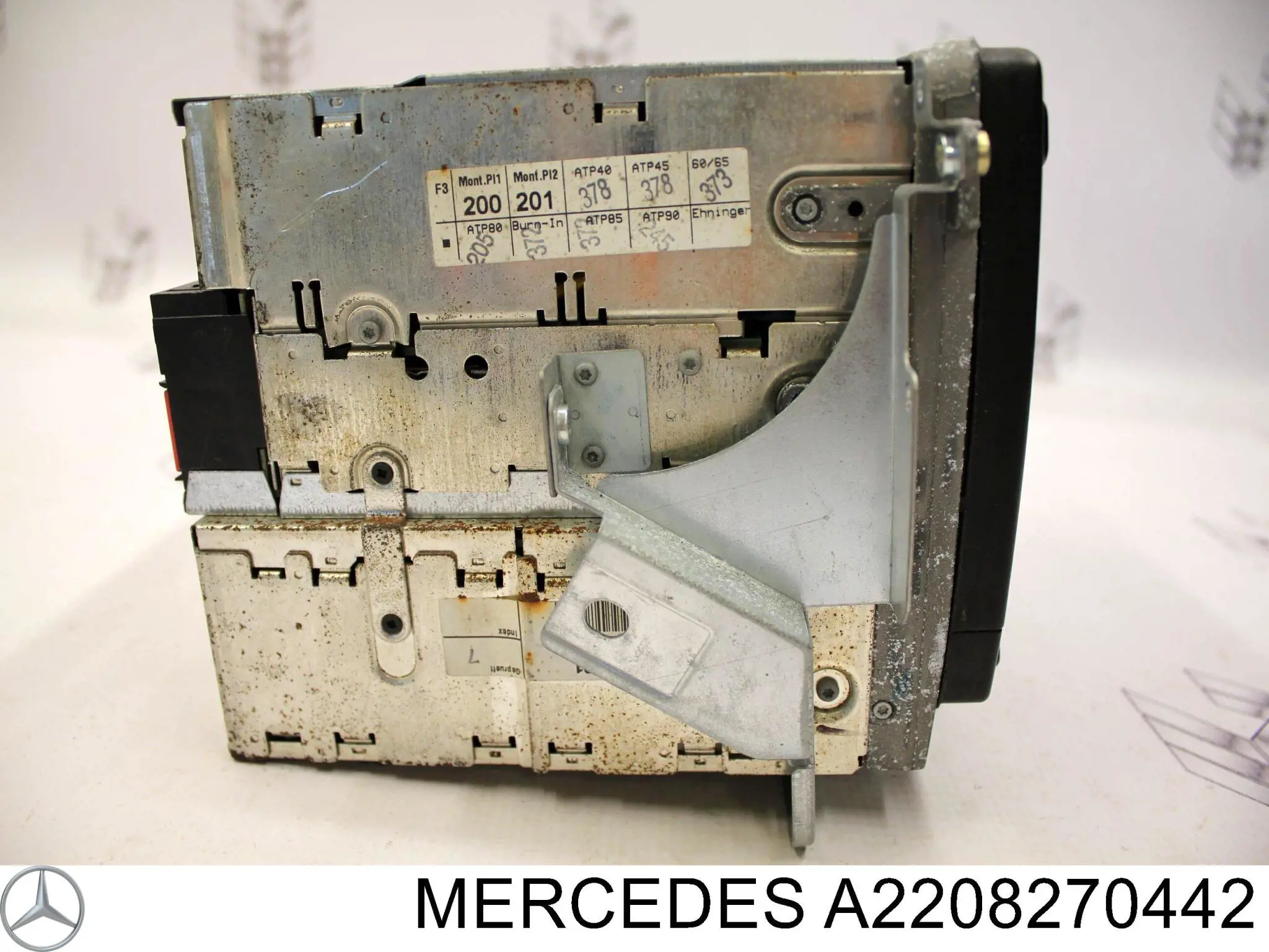 2208270442 Mercedes Aparelhagem de som (rádio AM/FM)
