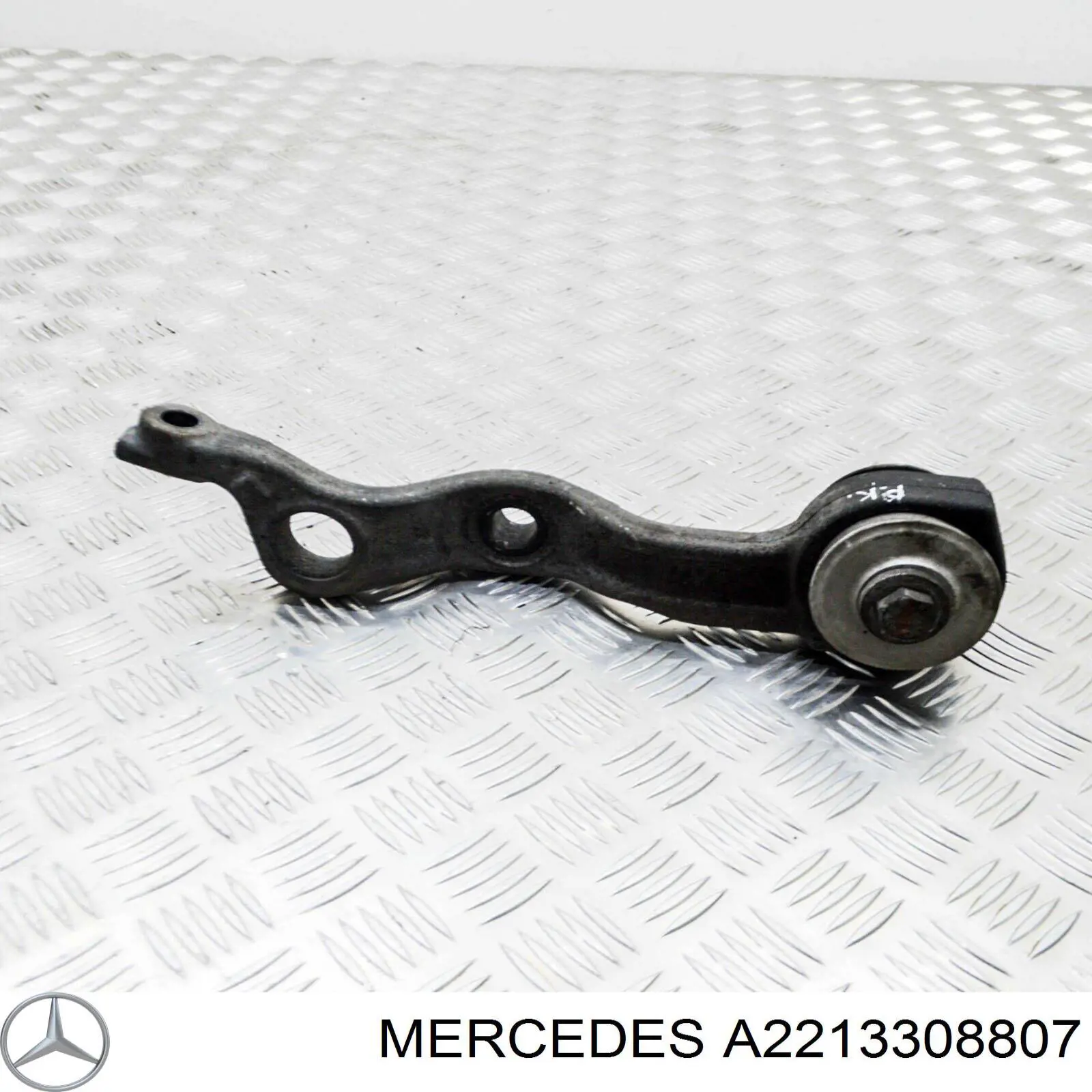Braço oscilante inferior direito de suspensão dianteira Mercedes A2213308807 preço, a partir de 112,37 USD
