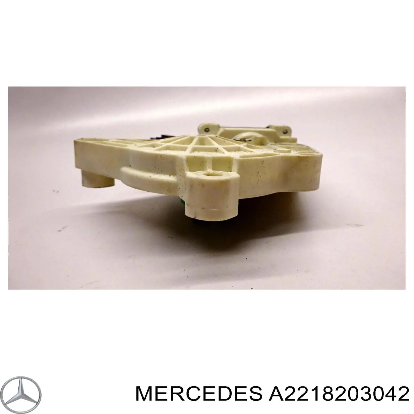 Motor de acionamento de vidro da porta traseira direita Mercedes A2218203042 preço, a partir de 86,95 USD