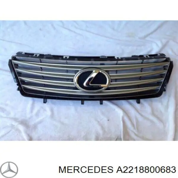 A22188006839040 Mercedes Grelha do radiador