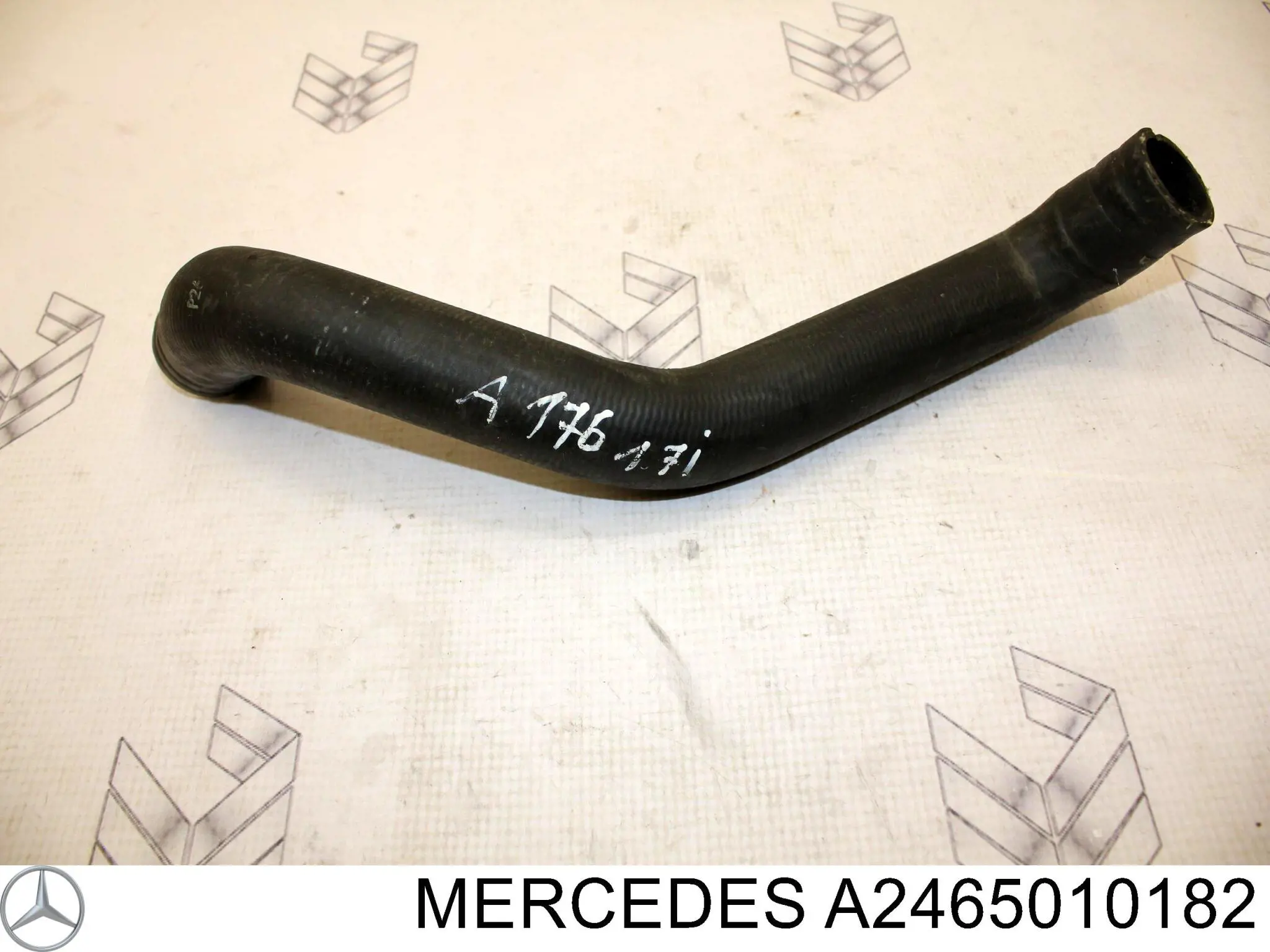 Mangueira (cano derivado) do radiador de esfriamento superior Mercedes 2465010182 preço, a partir de 14,44 USD
