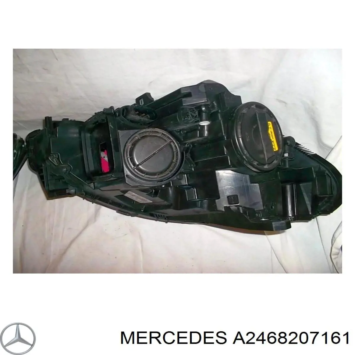 Luz esquerda A2468207161 Mercedes