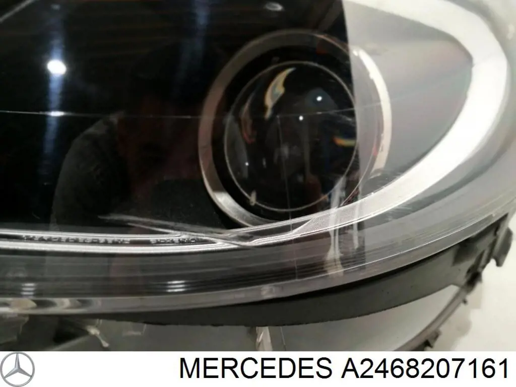 Luz esquerda A2468207161 Mercedes