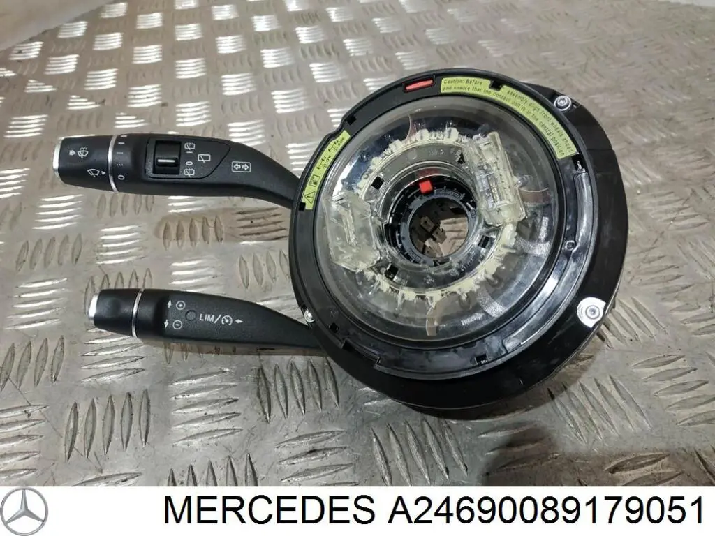 Comutador instalado na coluna da direção, montado Mercedes A2469008917