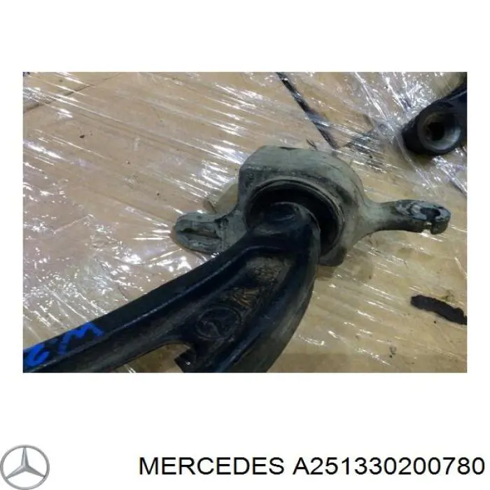 Braço oscilante inferior direito de suspensão dianteira Mercedes A251330200780 preço, a partir de 147,57 USD