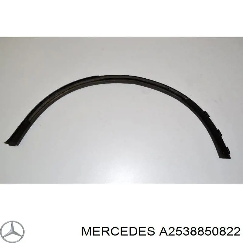 A2538850822 Mercedes Expansor direito (placa sobreposta) de arco do pára-lama traseiro