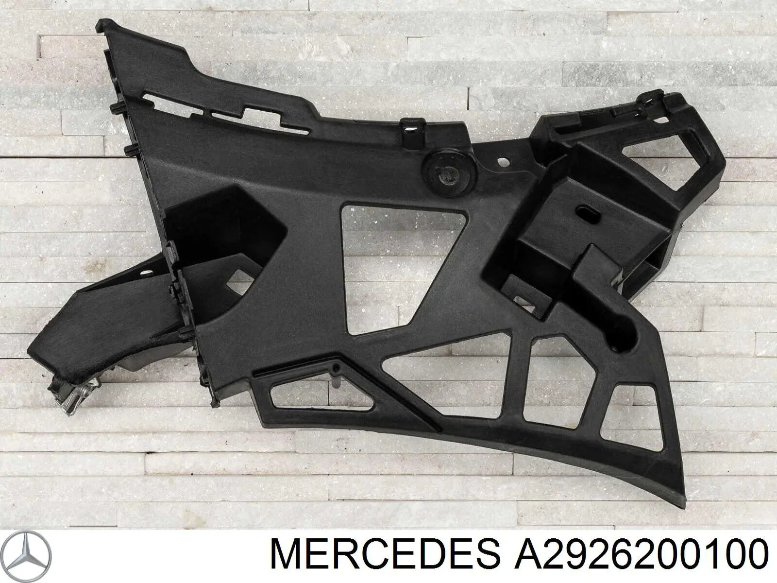 A2926200100 Mercedes Suporte esquerdo do radiador (painel de montagem de fixação das luzes)
