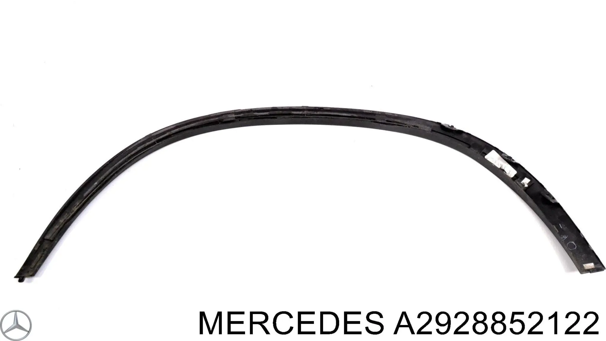 A2928852122 Mercedes Expansor direito (placa sobreposta) de arco do pára-lama traseiro