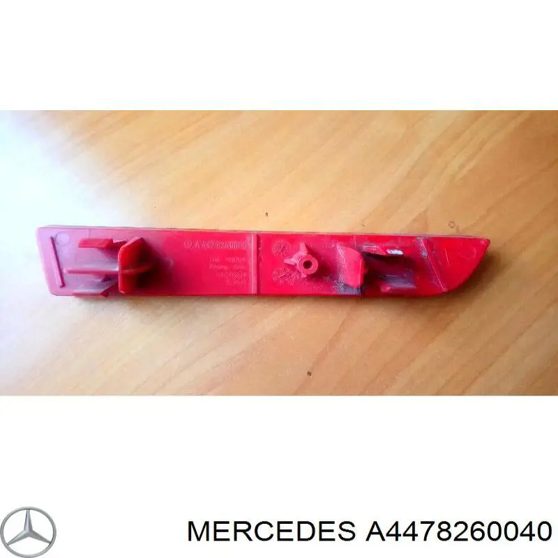 A4478260040 Mercedes Luzes máximas esquerdas