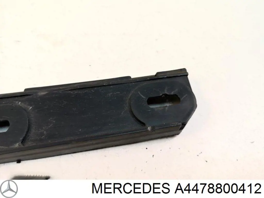 Guia esquerda do pára-choque traseiro Mercedes A4478800412 preço, a partir de 62,99 USD