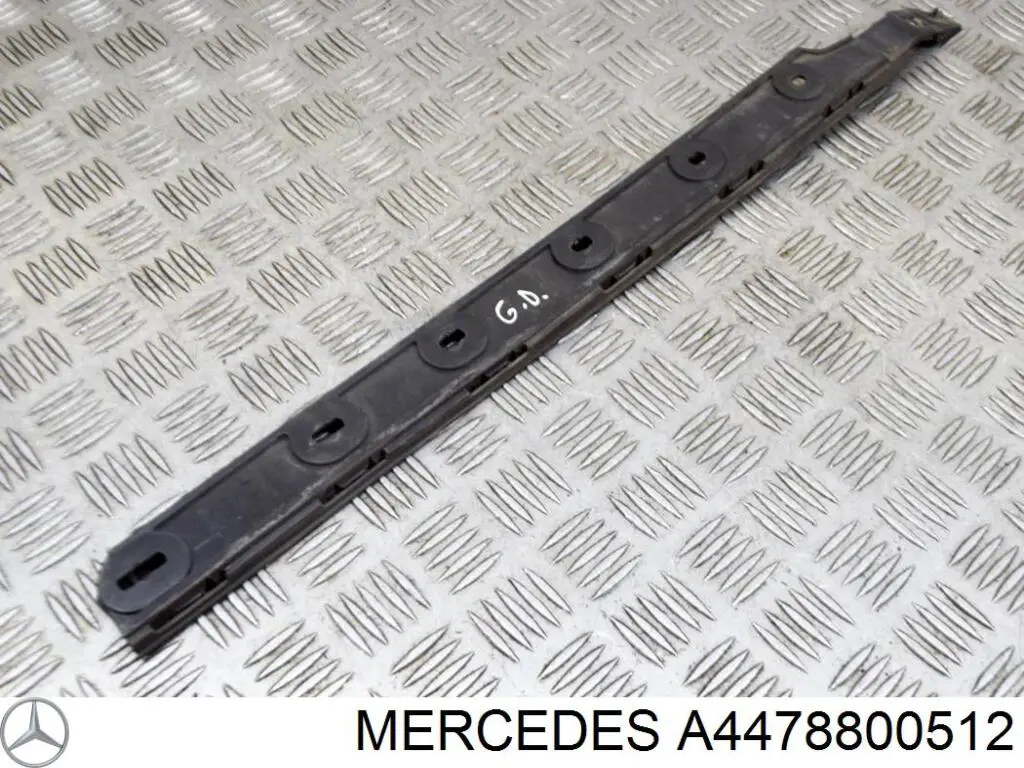 Compre A4478800512 Mercedes Guia direita do pára-choque traseiro