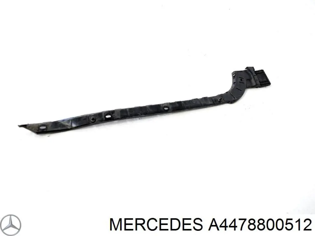 Guia direita do pára-choque traseiro A4478800512 Mercedes