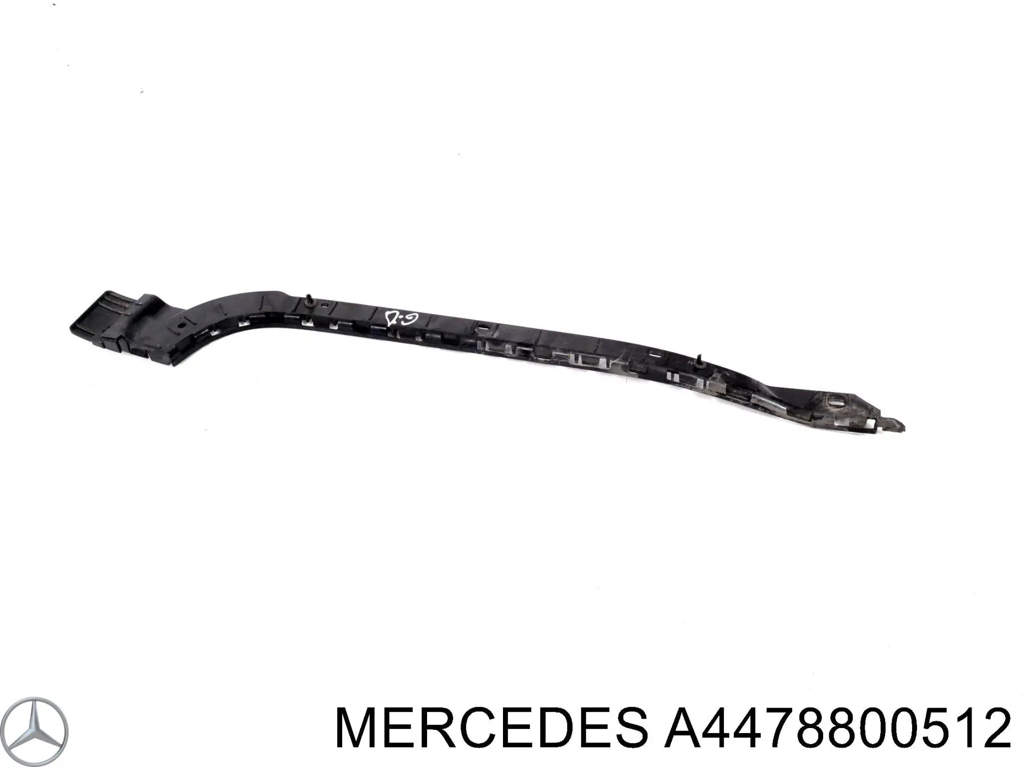 Guia direita do pára-choque traseiro A4478800512 Mercedes