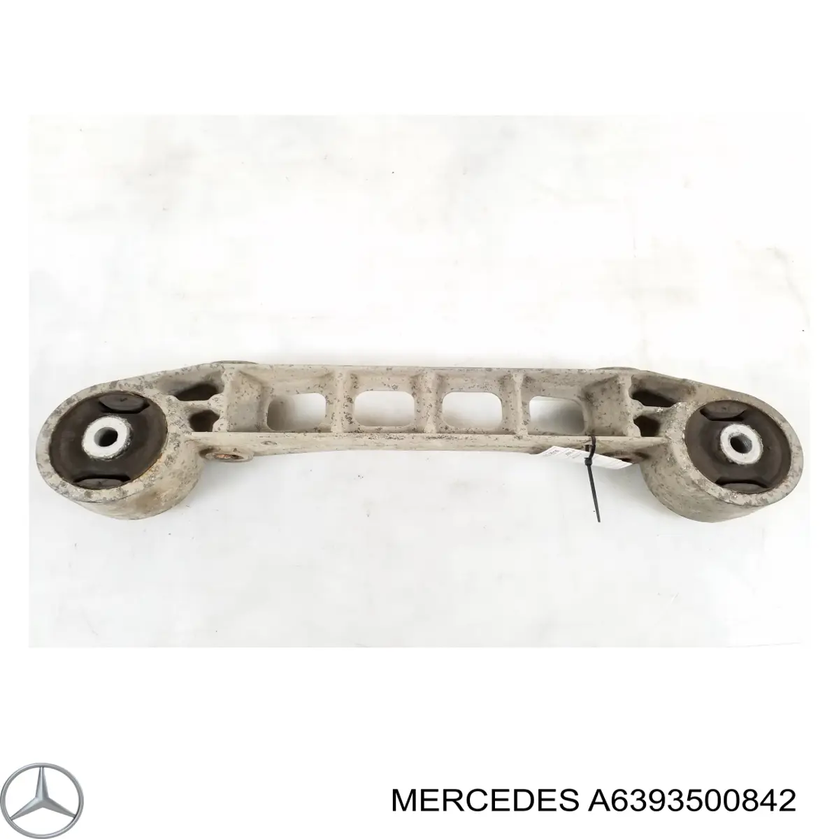 Consola (travessa) traseira de redutor traseiro Mercedes A6393500842 preço, a partir de 36,61 USD