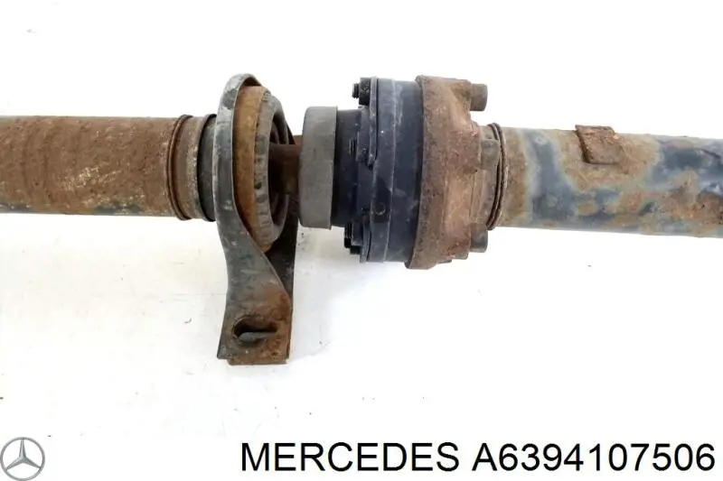 A6394107506 Mercedes Junta universal traseira montada