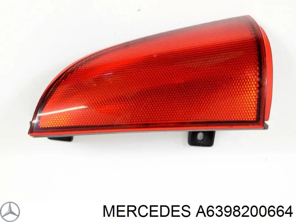 A6398200664 Mercedes Lanterna traseira direita superior